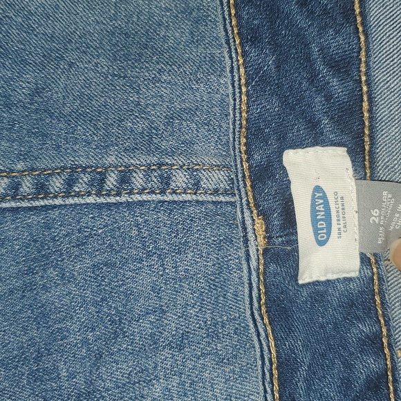 Old Navy Distressed Shorts NWOT SIZE 26 - Picture 3 of 3